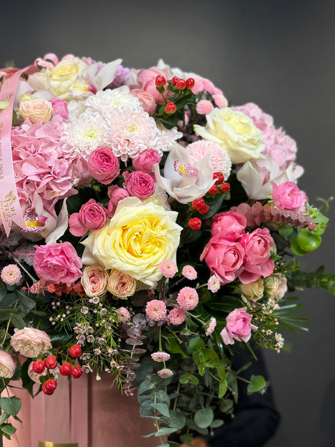 Dev Kutuda Pembe Aranjman