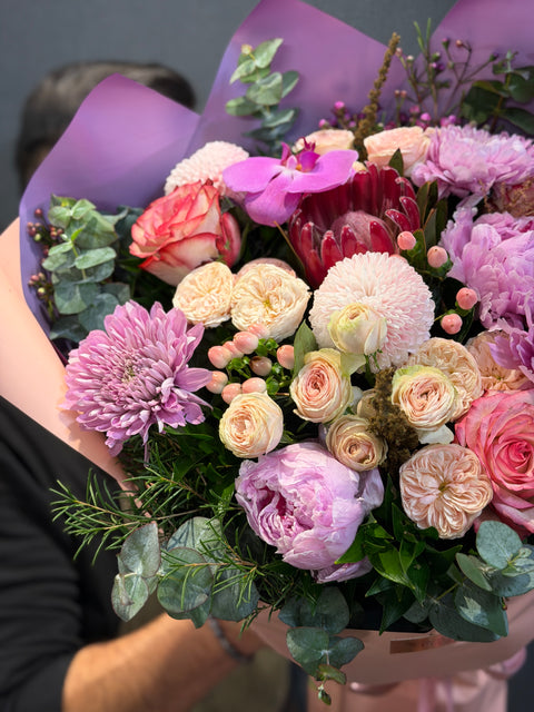 Rosé Élixir – Premium Pembe & Lila Çiçek Buketi