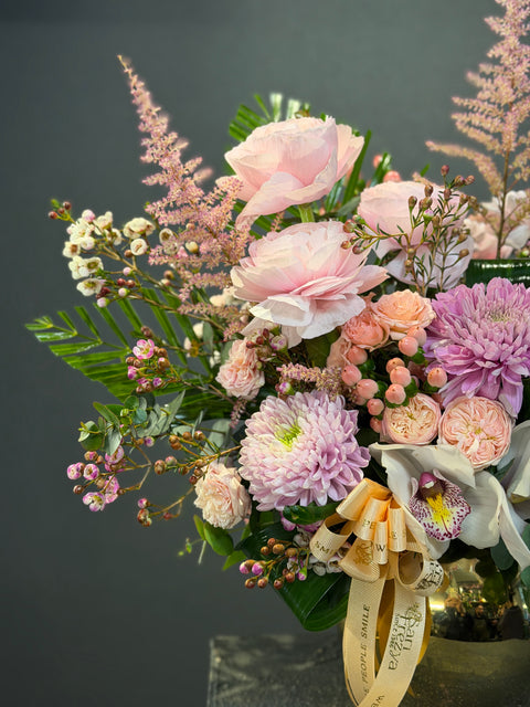 Golden Blush – Gold Vazoda Lüks Pastel Aranjman