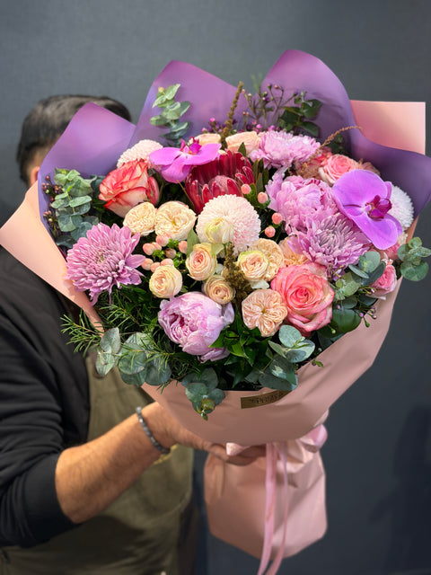 Rosé Élixir – Premium Pembe & Lila Çiçek Buketi