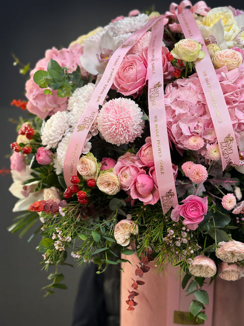 Dev Kutuda Pembe Aranjman