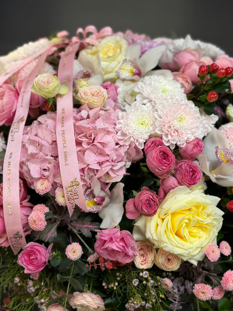 Dev Kutuda Pembe Aranjman