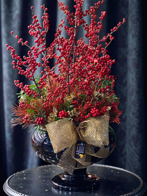 Imperial Ilex Vase – Yeni Yılın En Prestijli Ilex Aranjmanı