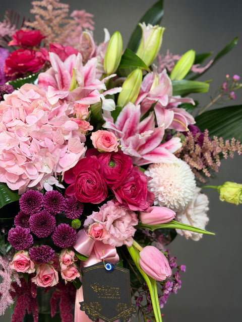 Rosé Éclat | Lüks Cam Vazoda Özel Çiçek Aranjmanı