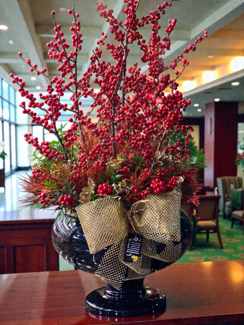 Imperial Ilex Vase – Yeni Yılın En Prestijli Ilex Aranjmanı