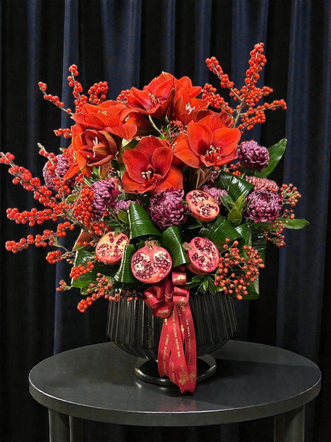 Imperial Ruby – Nar Detaylı Amaryllis Aranjmanı