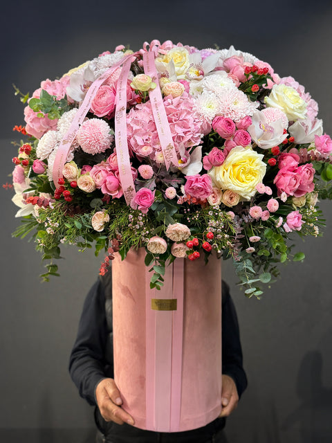 Dev Kutuda Pembe Aranjman