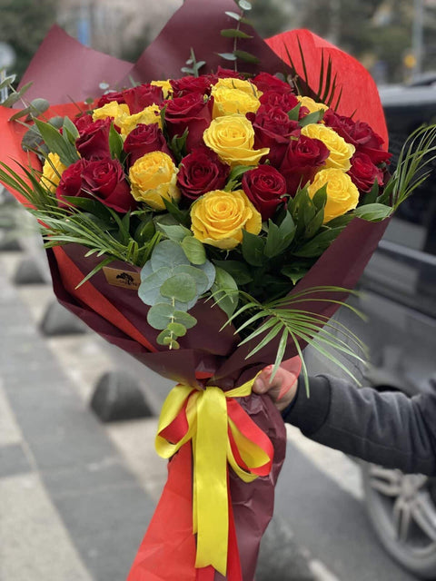 Yellow - Red Rose Story